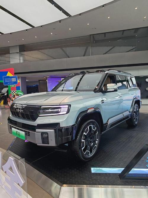 惠州261比亚迪方程豹硬派越野的爆款，英菲尼迪35周年与你共成长